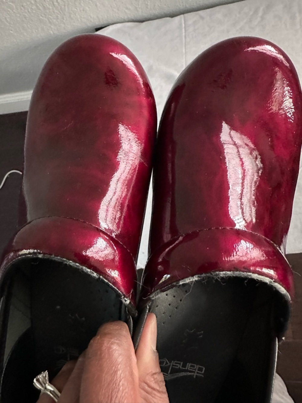 Dansko Professional Red Marbled Patent Leather Clogs Size 39 - Picture 9 of 12
